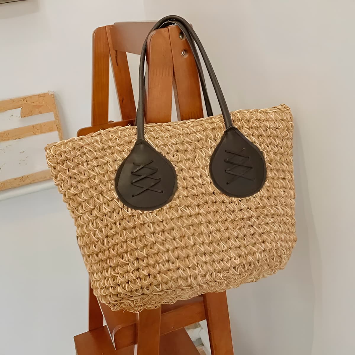 Bolsa de Palha Sintética com Alça de Couro