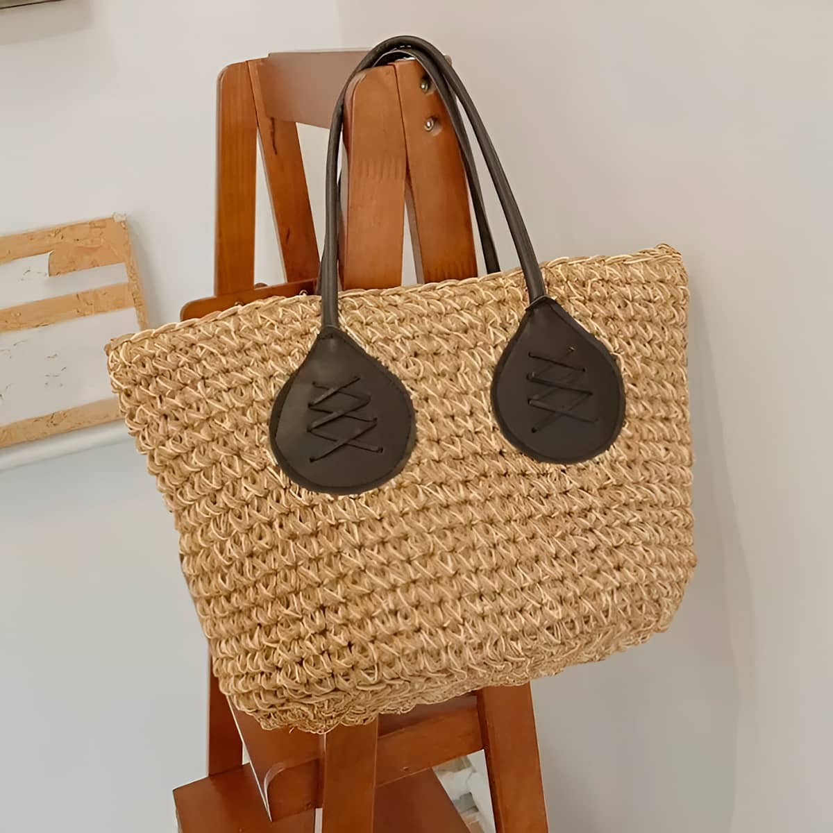 Bolsa de Palha Sintética com Alça de Couro